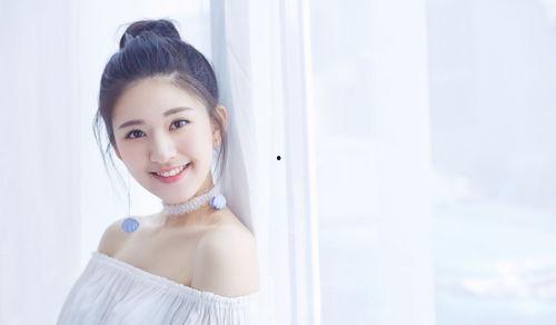 娱乐八卦吃瓜相关图片和素材,揭秘明星幕后故事，吃瓜群众狂欢时刻